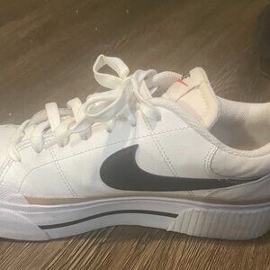 Womens Nike Court Legacy lift